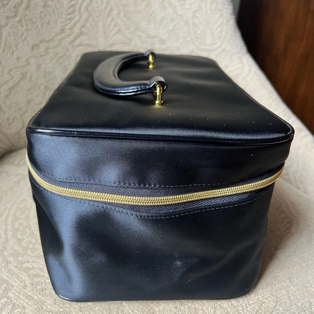 Estée Lauder Navy Train Case Gold Hardware Structured Large Makeup Vanity Box